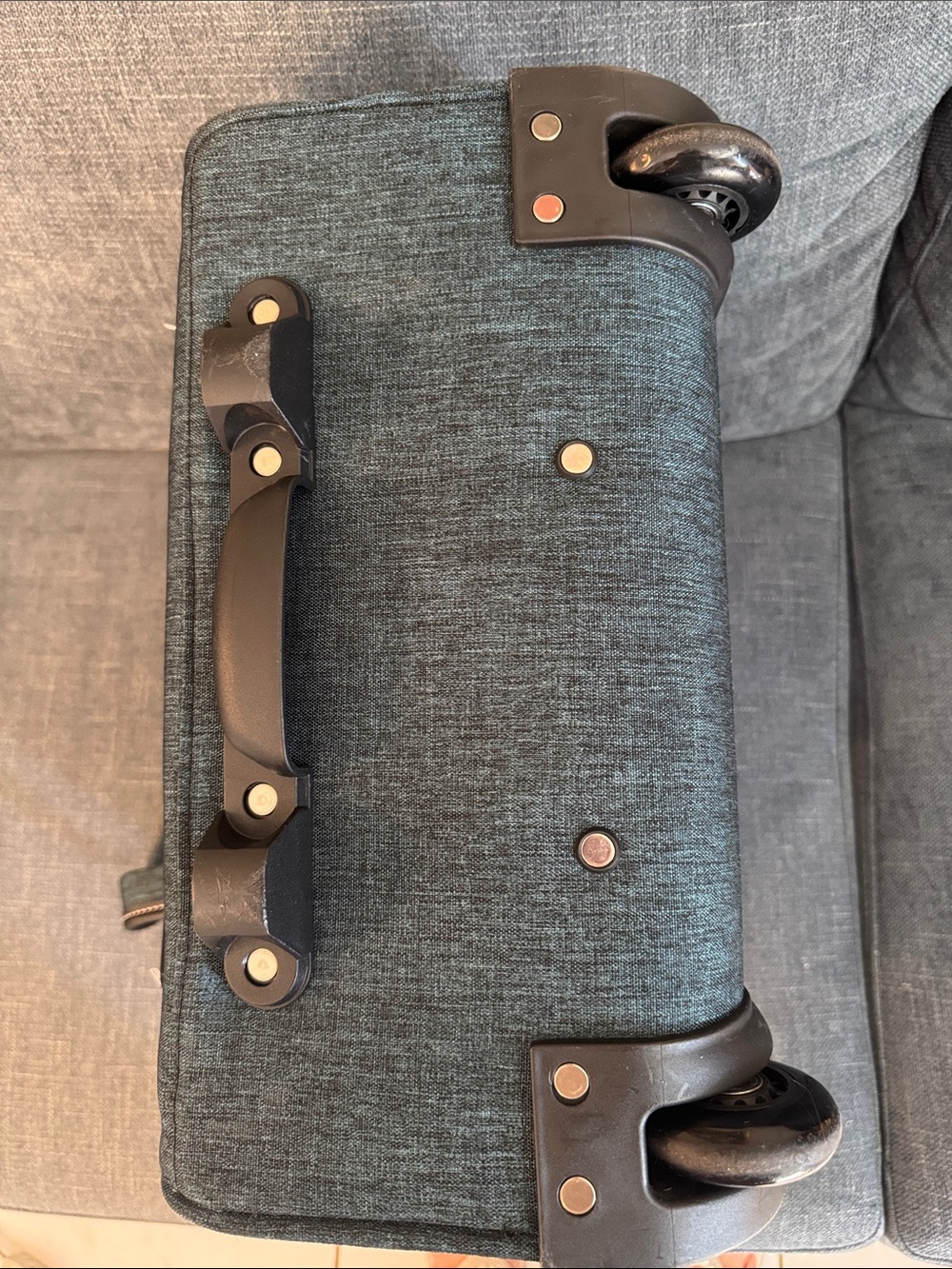 London Fog Under Seat Luggage - Picture 13 of 13